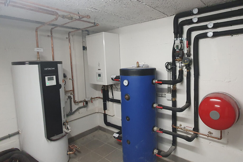 Installation d'une pompe a chaleur air/eau Hitachi